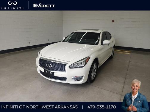 2017 INFINITI Q70 3.7X