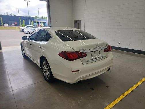 2017 INFINITI Q70 3.7X