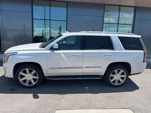 Crystal White Tri-Coat 2017 Cadillac Escalade Luxury