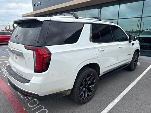 White Frost Tri-Coat 2022 GMC Yukon Denali