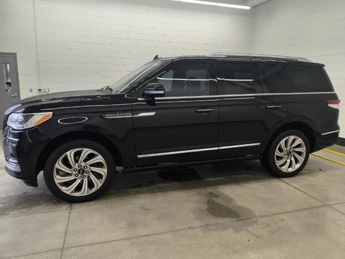 2023 Lincoln Navigator Reserve