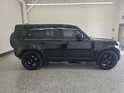 2024 Land Rover Defender P525 V8