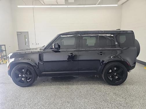 2024 Land Rover Defender P525 V8