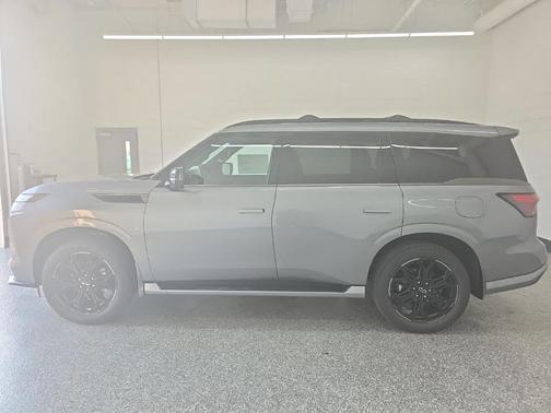 Dynamic Metal 2026 INFINITI QX80 SPORT