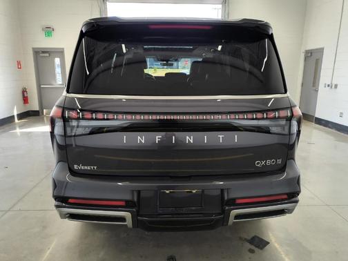 2025 INFINITI QX80 Luxe