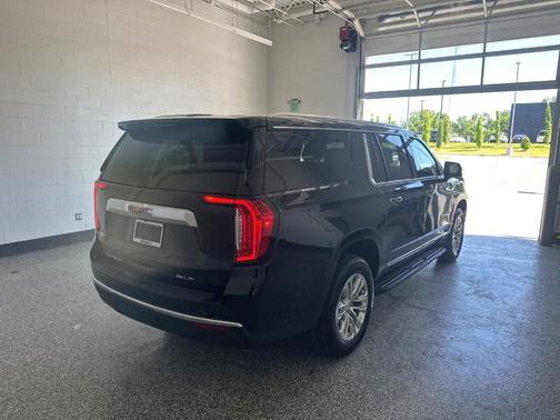 Onyx Black 2024 GMC Yukon XL SLT