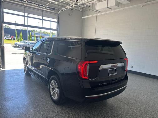 Onyx Black 2024 GMC Yukon XL SLT