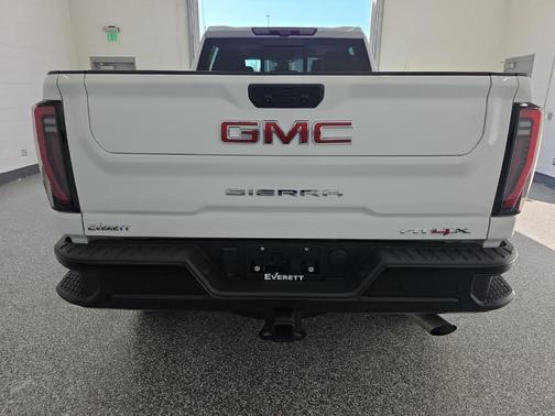 2024 GMC Sierra 2500 AT4X