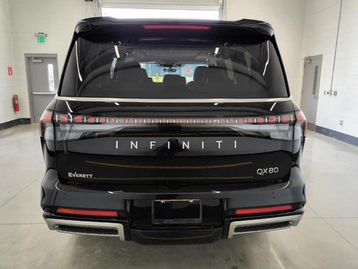 2025 INFINITI QX80 Luxe
