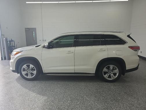 2016 Toyota Highlander Limited Platinum