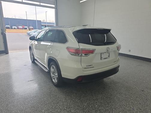2016 Toyota Highlander Limited Platinum