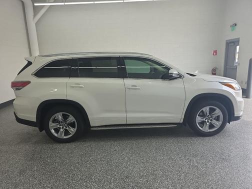 2016 Toyota Highlander Limited Platinum