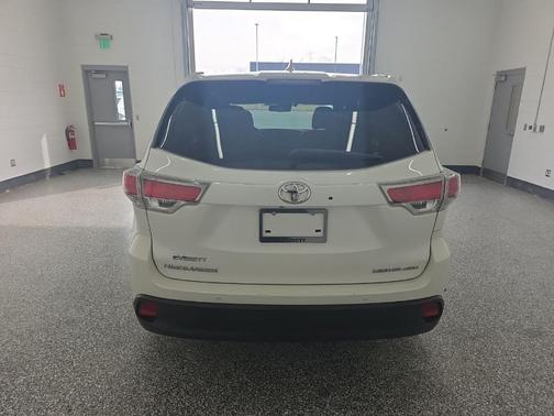 2016 Toyota Highlander Limited Platinum