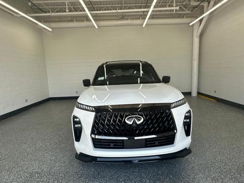2t Radiant Whit 2027 INFINITI QX80 SPT