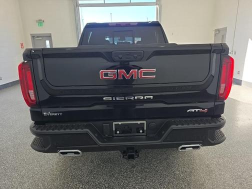 Onyx Black 2025 GMC Sierra 1500 AT4