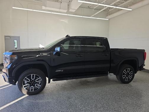 Onyx Black 2025 GMC Sierra 1500 AT4