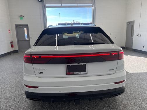 2025 Audi Q8 55 Premium
