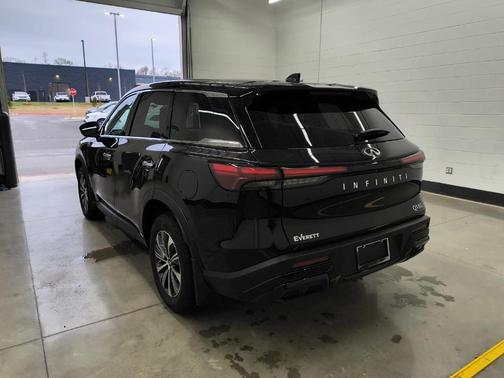 2025 INFINITI QX60 Pure