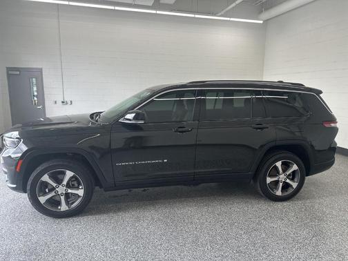 Rocky Mountain Pearlcoat 2023 Jeep Grand Cherokee L Limited