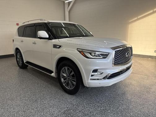2022 INFINITI QX80 Luxe