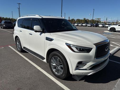 2022 INFINITI QX80 Luxe