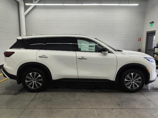 2025 INFINITI QX60 Pure