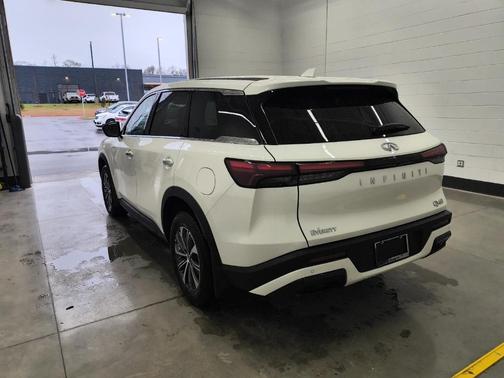 2025 INFINITI QX60 Pure