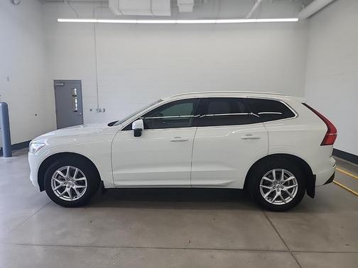 2020 Volvo XC60 T5 Momentum