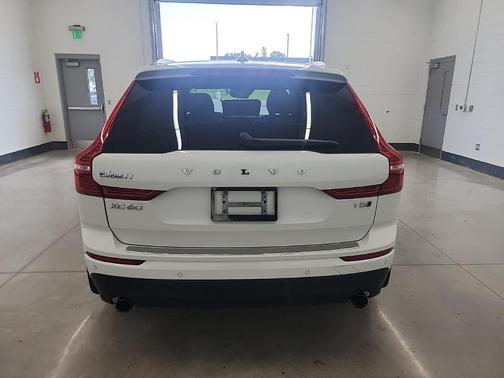 2020 Volvo XC60 T5 Momentum