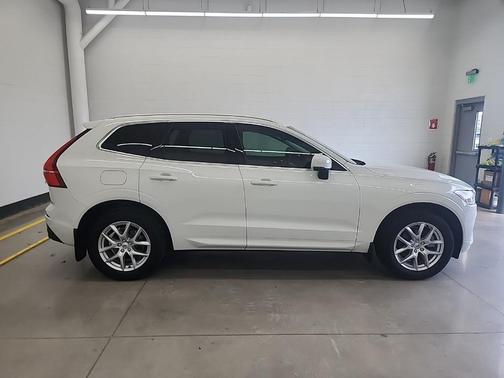 2020 Volvo XC60 T5 Momentum