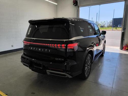2025 INFINITI QX80 SENSORY