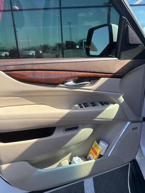 2017 Cadillac Escalade Luxury