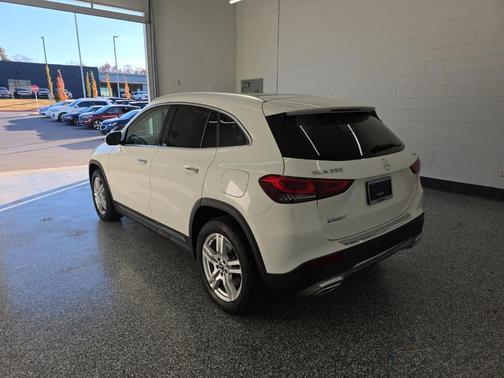 2021 Mercedes-Benz GLA 250 Base 4MATIC
