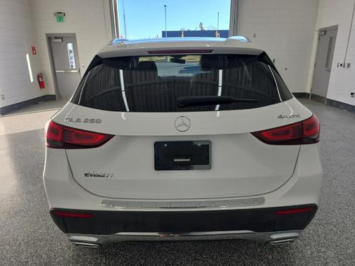 2021 Mercedes-Benz GLA 250 Base 4MATIC