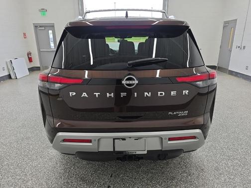 2022 Nissan Pathfinder Platinum