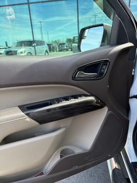 Summit White 2017 GMC Canyon SLT