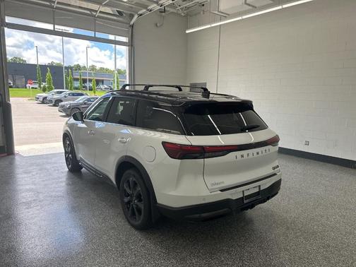 Radiant White 2027 INFINITI QX60 AUTOGRAPH