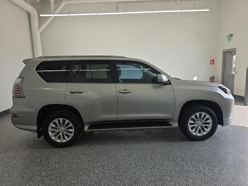 2022 Lexus GX 460 Base