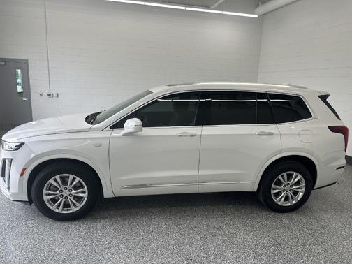 Crystal White Tri-Coat 2021 Cadillac XT6 Luxury FWD
