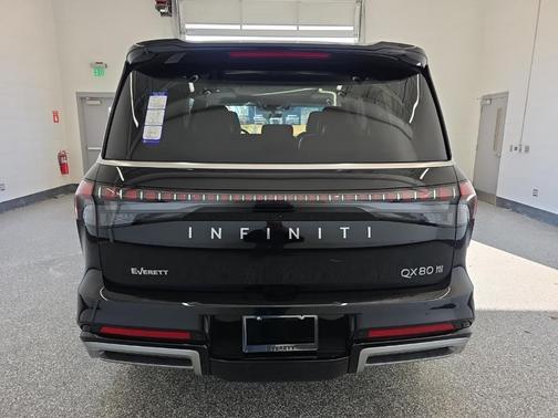 2026 INFINITI QX80 Luxe