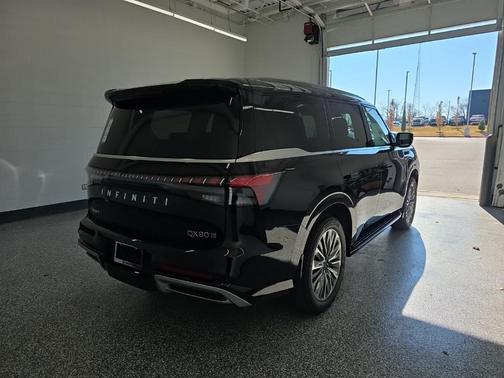 2026 INFINITI QX80 Luxe