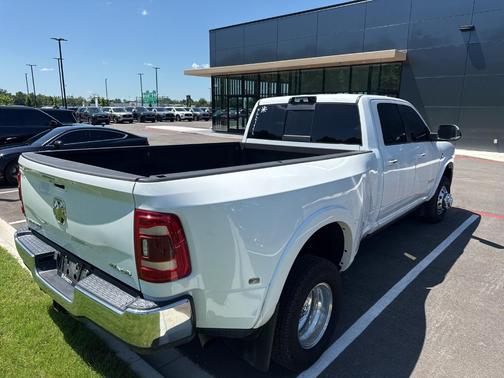 2022 RAM 3500 Laramie