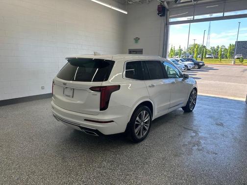 Crystal White Tri-Coat 2020 Cadillac XT6 Premium Luxury FWD