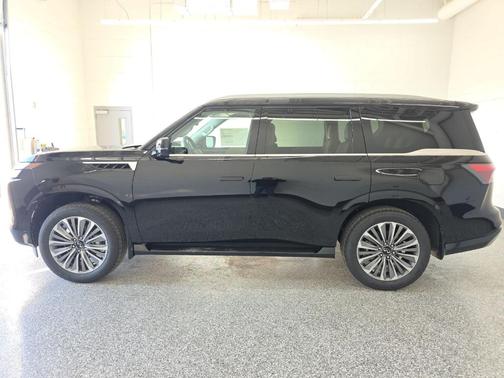 Black Obsidian 2026 INFINITI QX80 Luxe