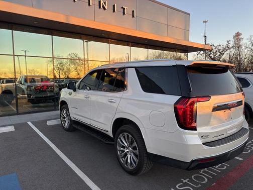 2021 GMC Yukon SLT