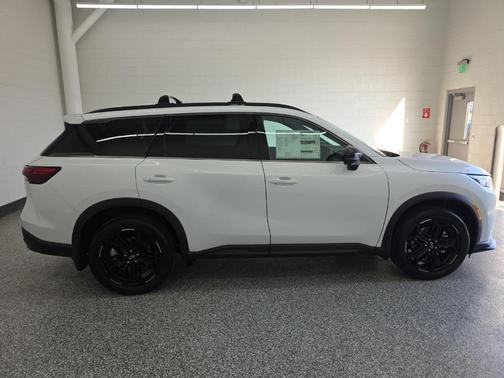 Radiant White 2026 INFINITI QX60 SPORT