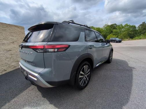 Gray 2 Tone 2022 Nissan Pathfinder Platinum