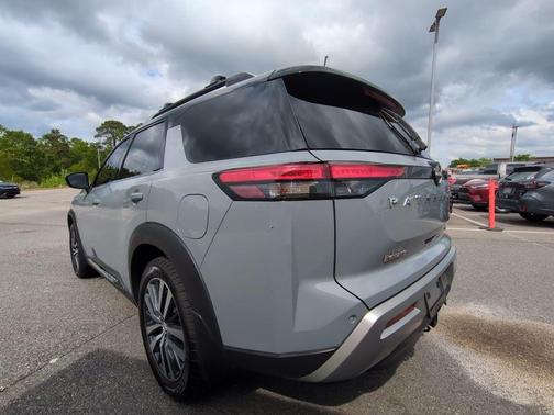 Gray 2 Tone 2022 Nissan Pathfinder Platinum