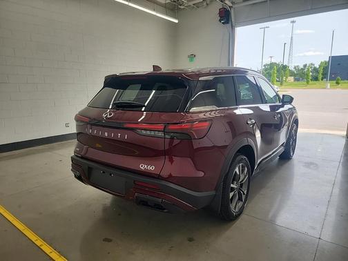 2025 INFINITI QX60 Luxe