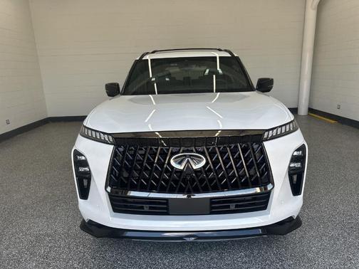 Radiant White 2026 INFINITI QX80 SPORT